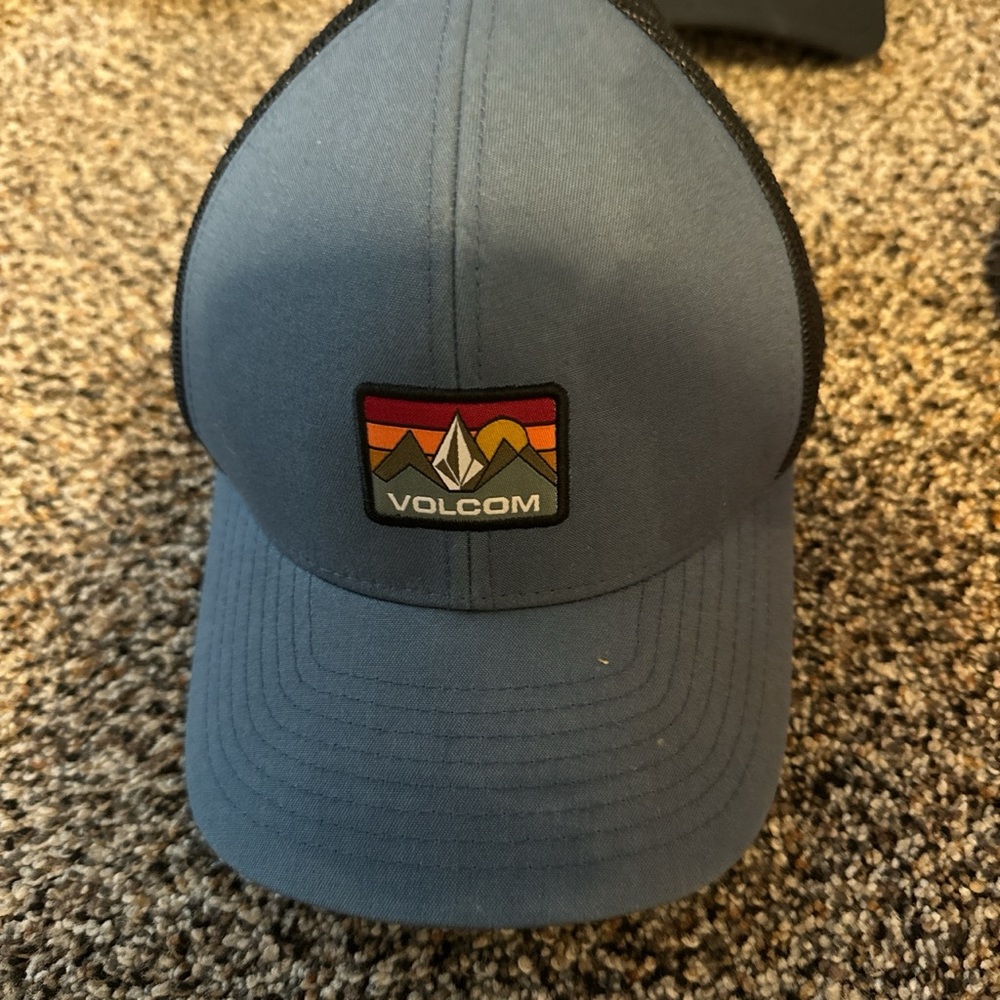 Dark blue volcom hat
